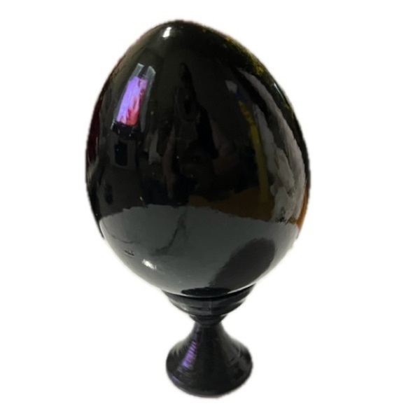 Vintage Black Russian Hand Painted Lacquer Wood Egg Church w/ Stand Signed - Picture 4 of 9